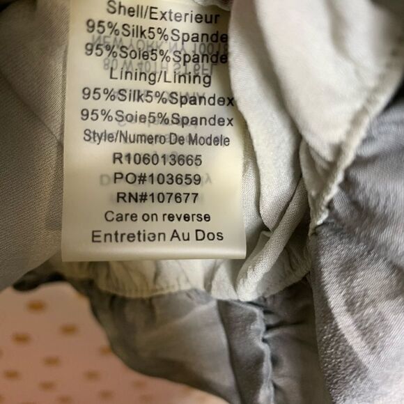 Alice + olivia gray silk one shoulder top XS - Picture 3 of 6